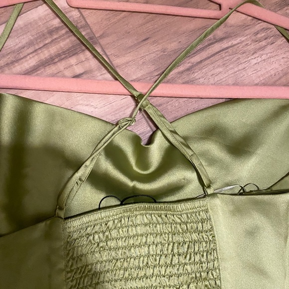 Green silk Garage top - Picture 3 of 3